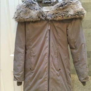 XXS Babaton goose down coat w faux fur hood/cape